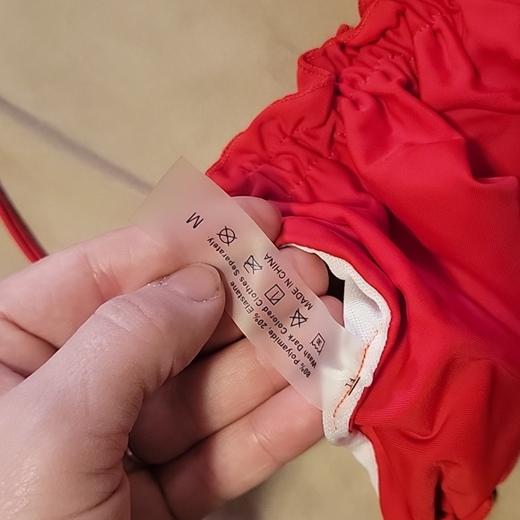 Bikini - Picture 2 of 4